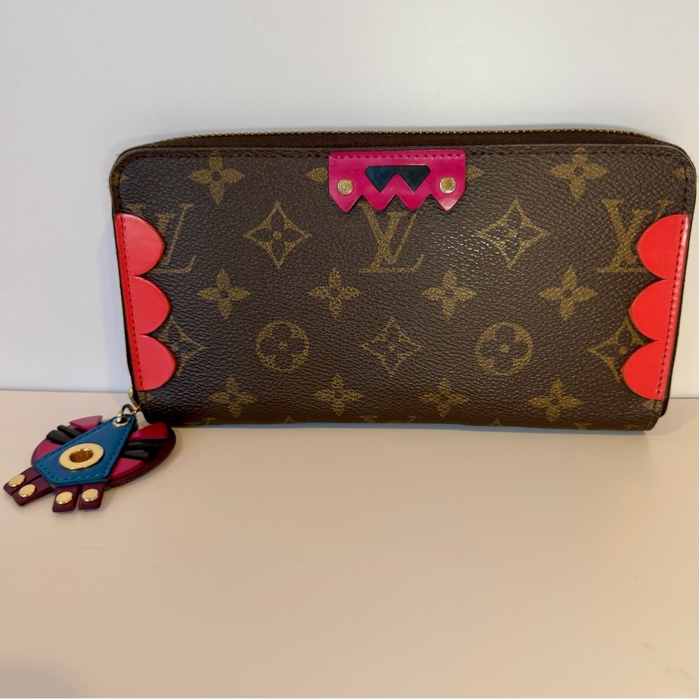Rare Louis Vuitton Limited Edition Monogram Logo Totem Zippy Continental Wallet - Picture 2 of 14